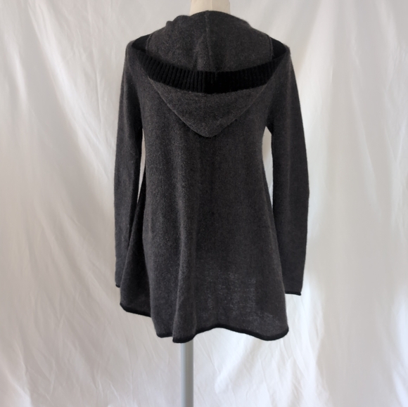 Subtle Luxury Fuzzy Cashmere V-Neck Flare Hoodie - Picture 7 of 13